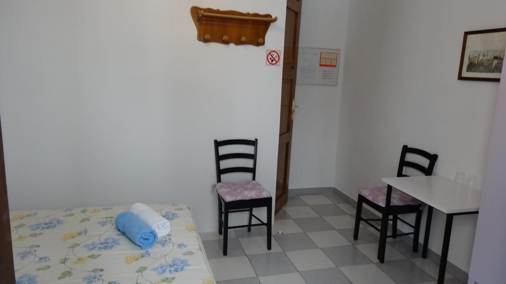 Pension Olympia Γρανάδα Εξωτερικό φωτογραφία